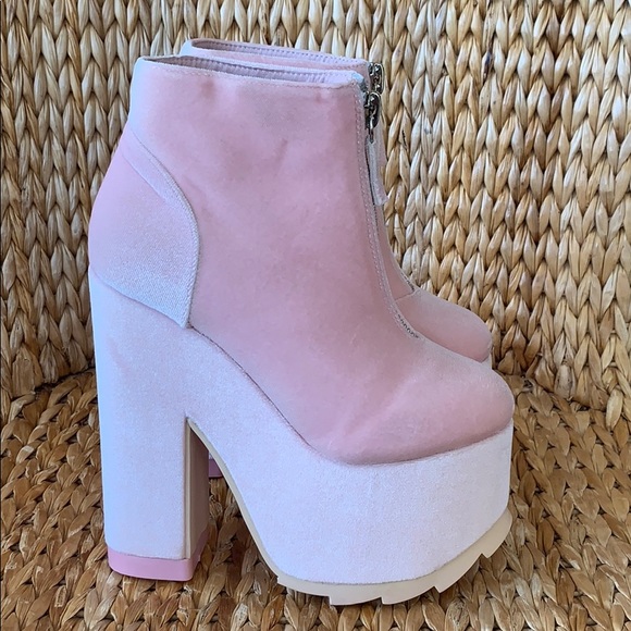 NIB ✨💕Baby Pink 💕✨Velvet Nightmare Platforms - Picture 2 of 8